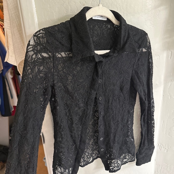 Black lace collard long sleeve button down top - Picture 1 of 6